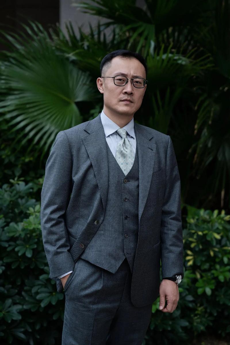 团体工装定制：企业形象与团队凝聚力的隐形招牌